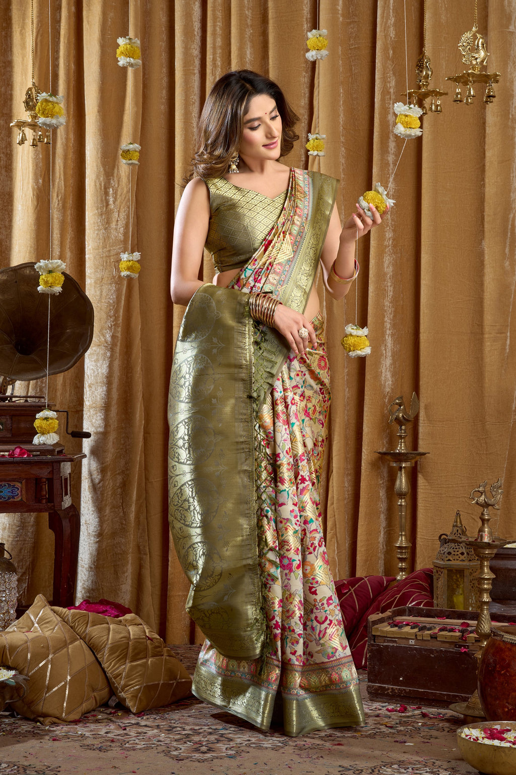 Gulshan Saree - Olive Gold - Border Detail