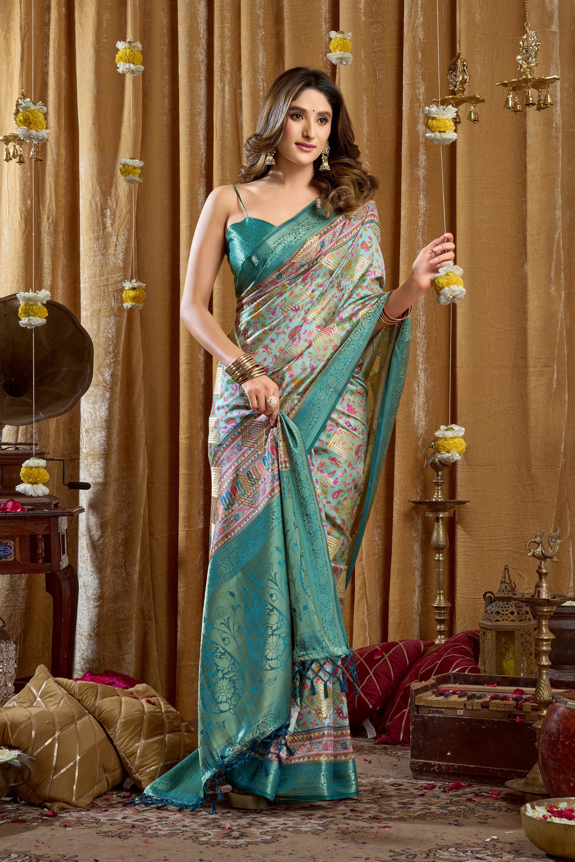 Gulshan Saree - Royal Teal - Pallu Detail