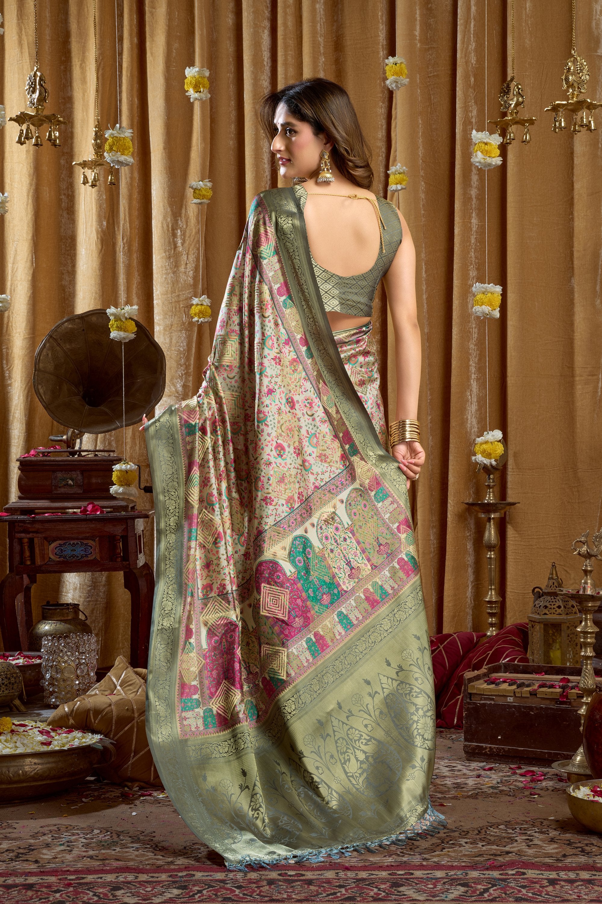 Gulshan Saree - Sage Green - Pallu Detail
