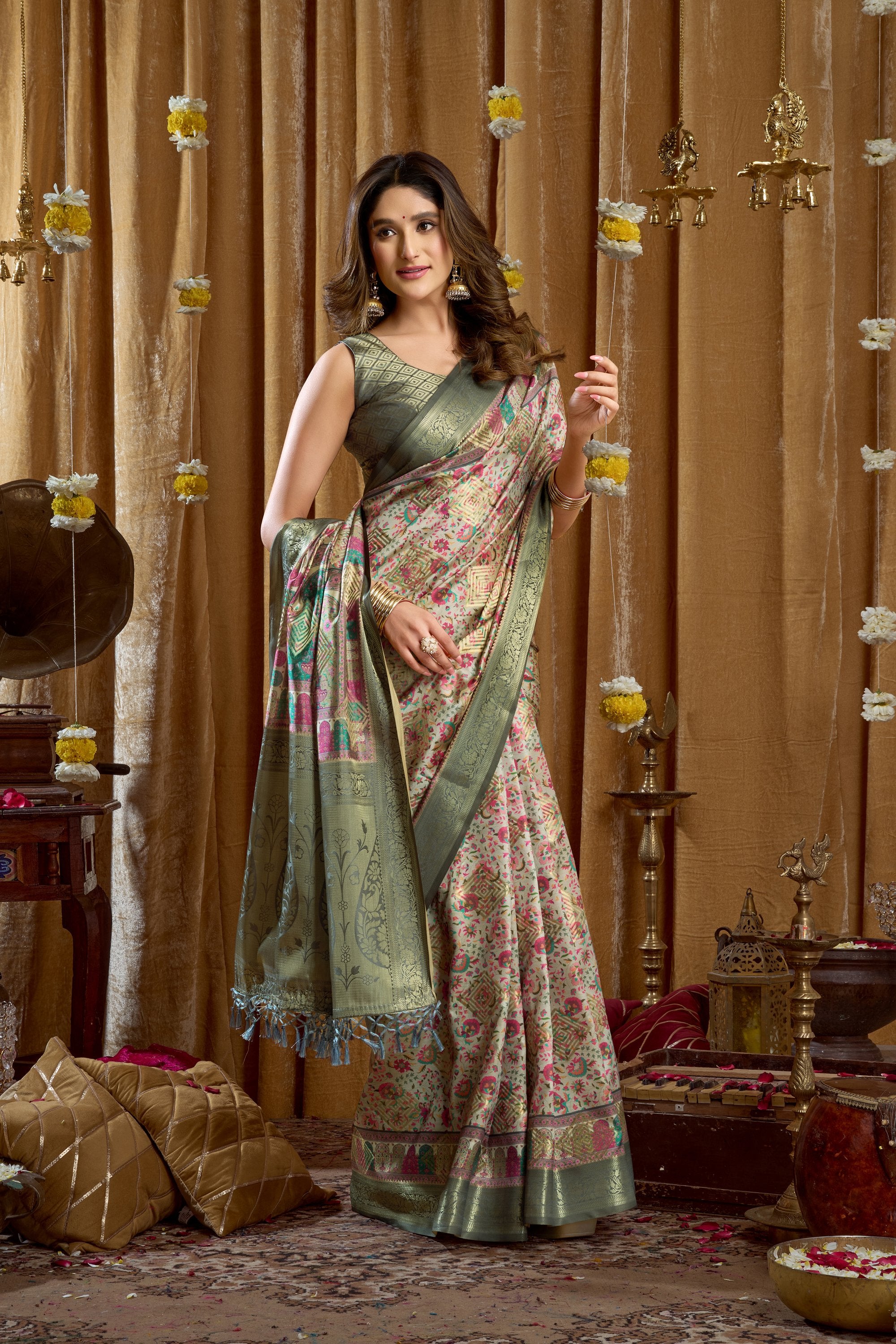 Gulshan Saree - Sage Green - Border Detail