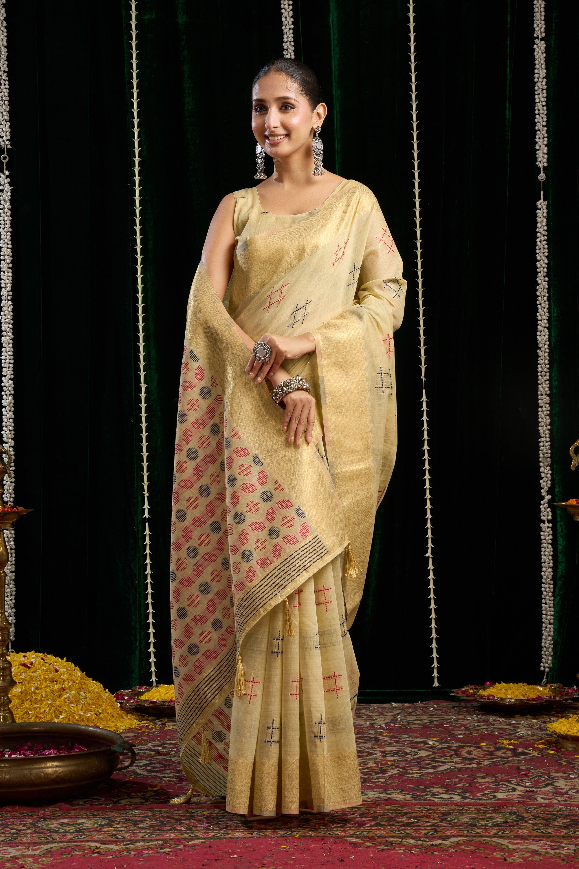 Kiran Saree - Vanilla Gold - Border Detail