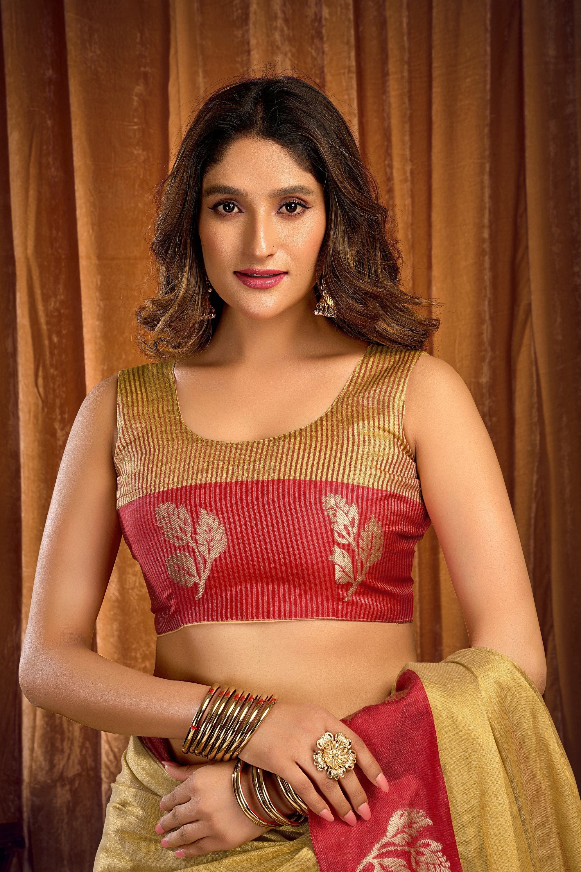 Madhura Saree - Vanilla Gold - Close Up