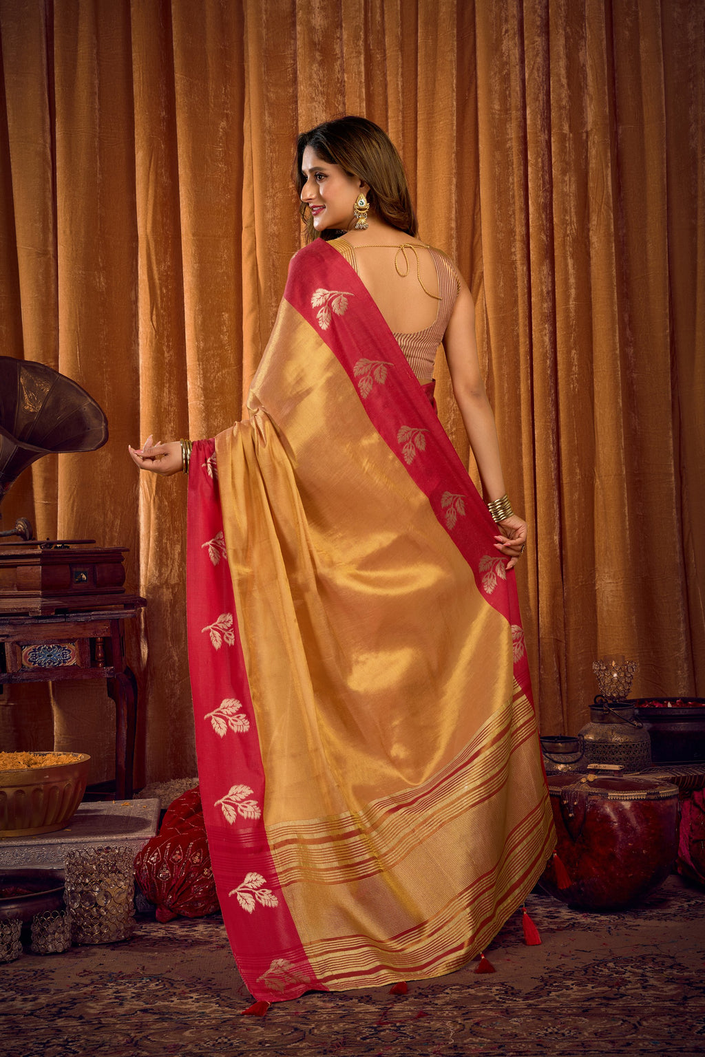 Madhura Saree - Warm Ivory - Pallu Detail
