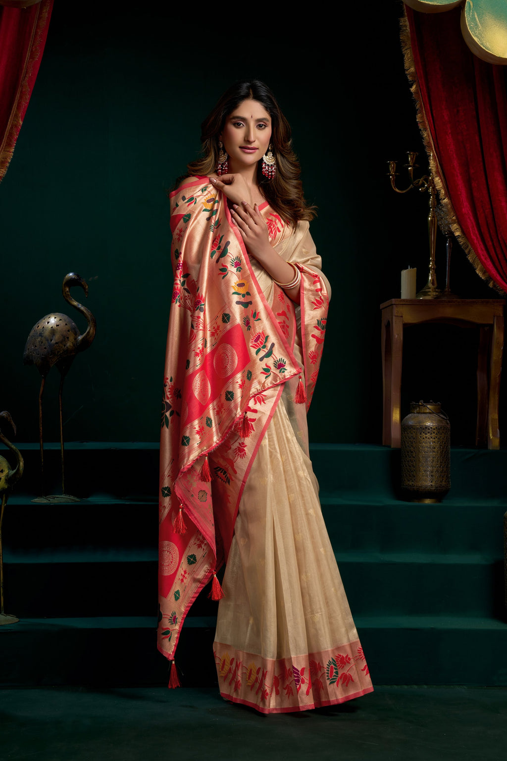 Nazrana Saree - Champagne Cream - Border Detail