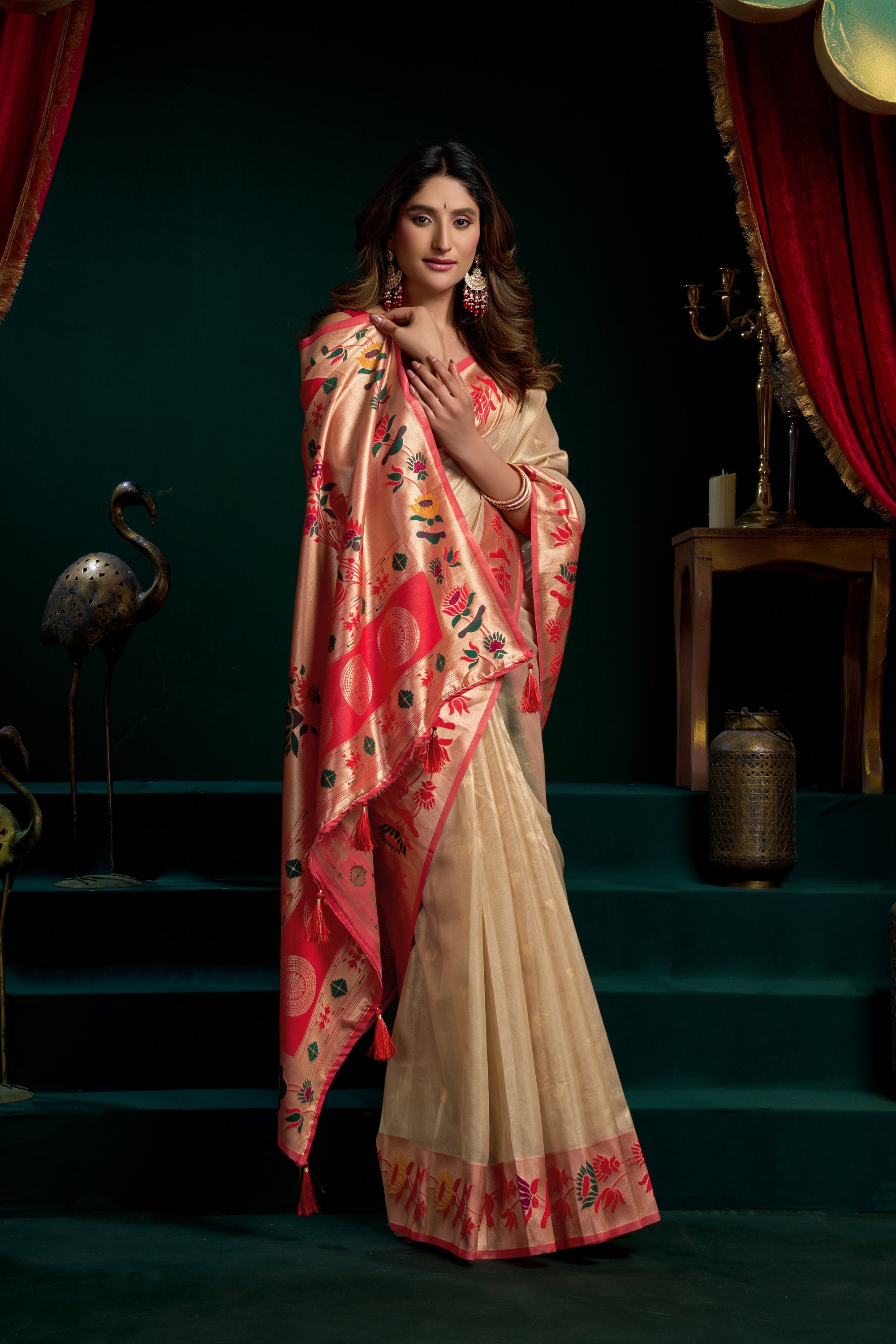 Nazrana Saree - Champagne Cream - Border Detail