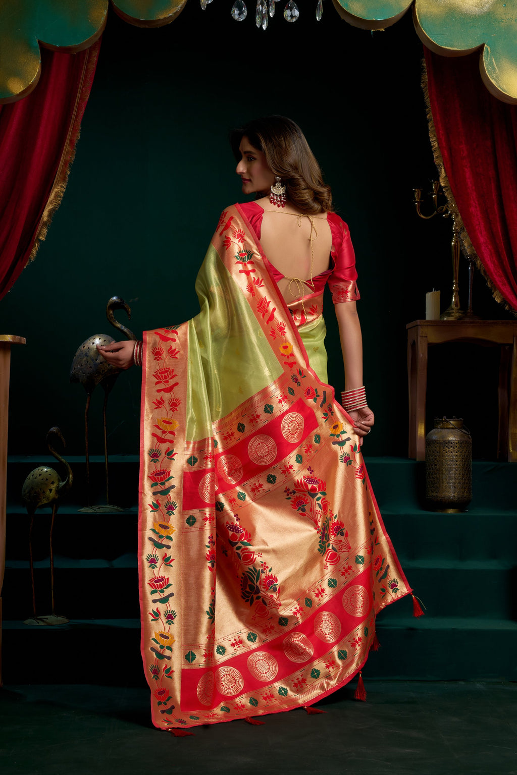 Nazrana Saree - Lime Green - Pallu Detail