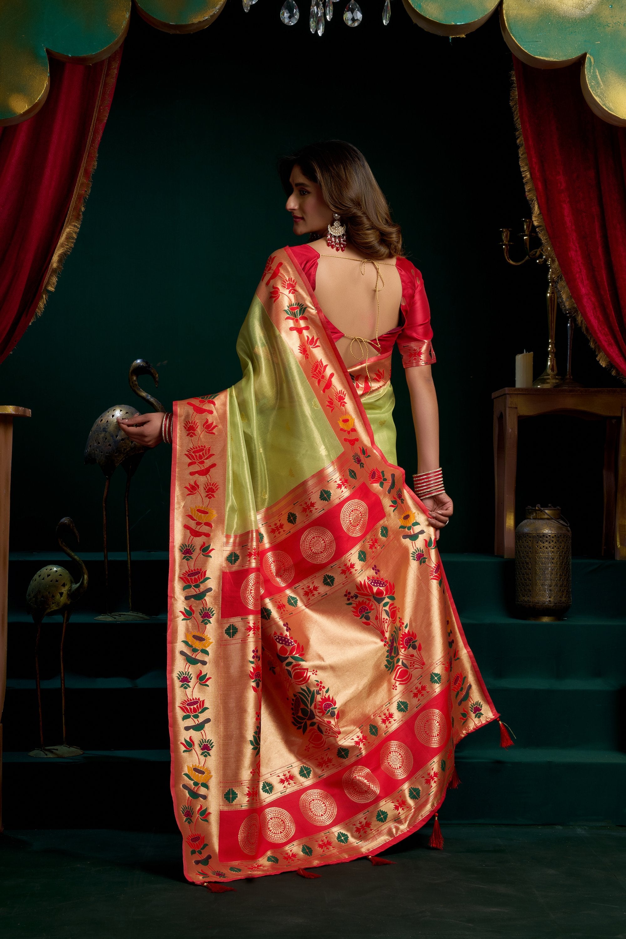 Nazrana Saree - Lime Green - Pallu Detail