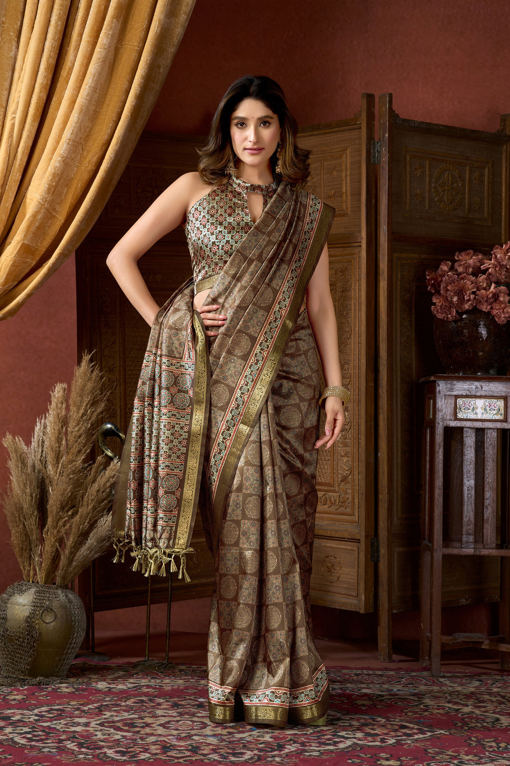 Noorani Saree - Antique Gold - Side View