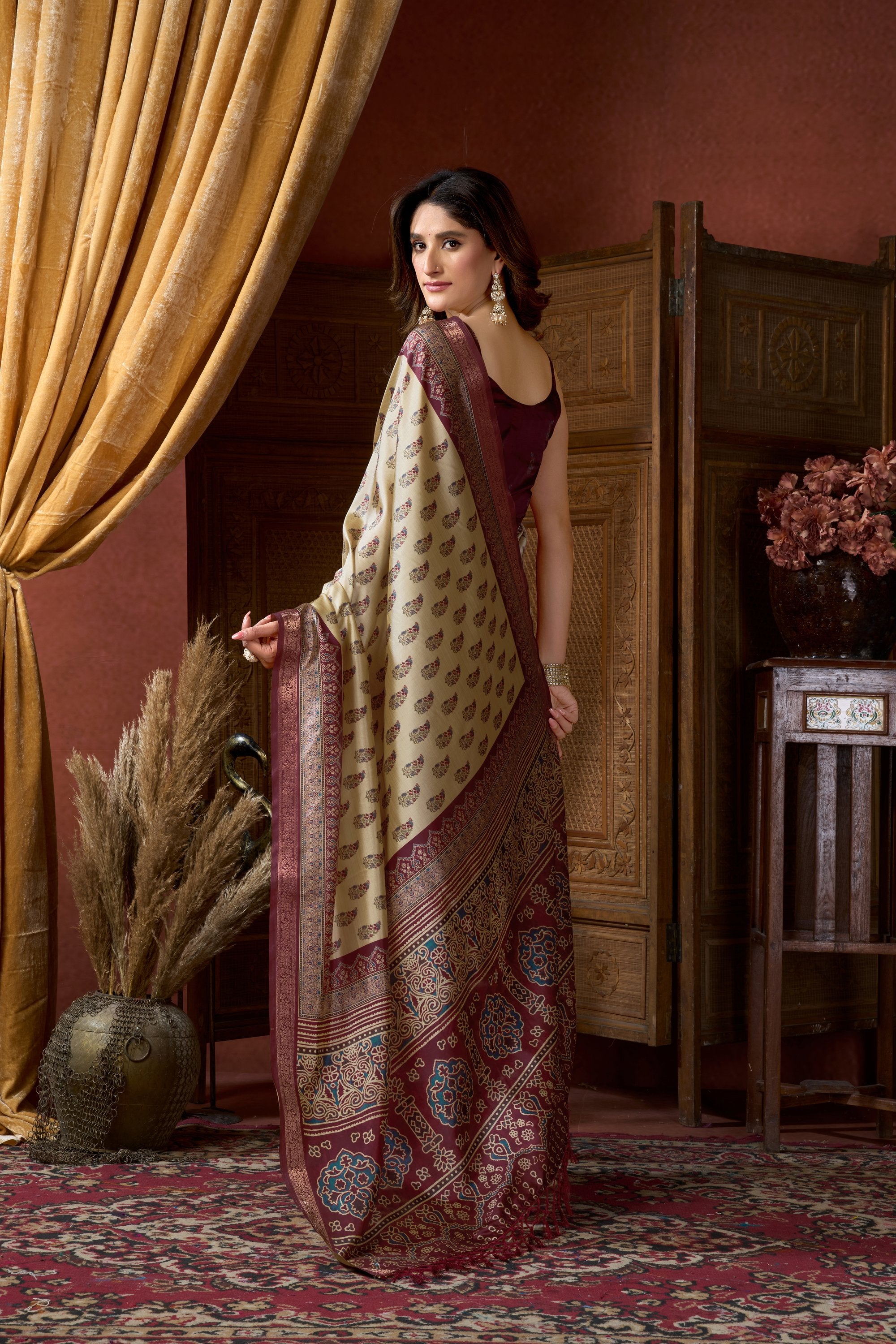 Noorani Saree - Cream Plum - Border Detail
