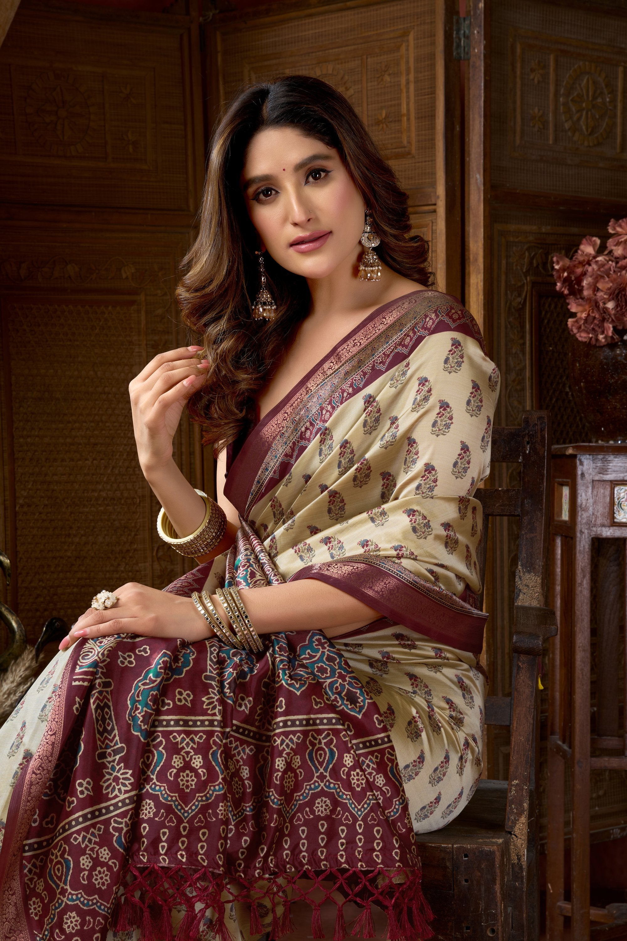 Noorani Saree - Cream Plum - Close Up