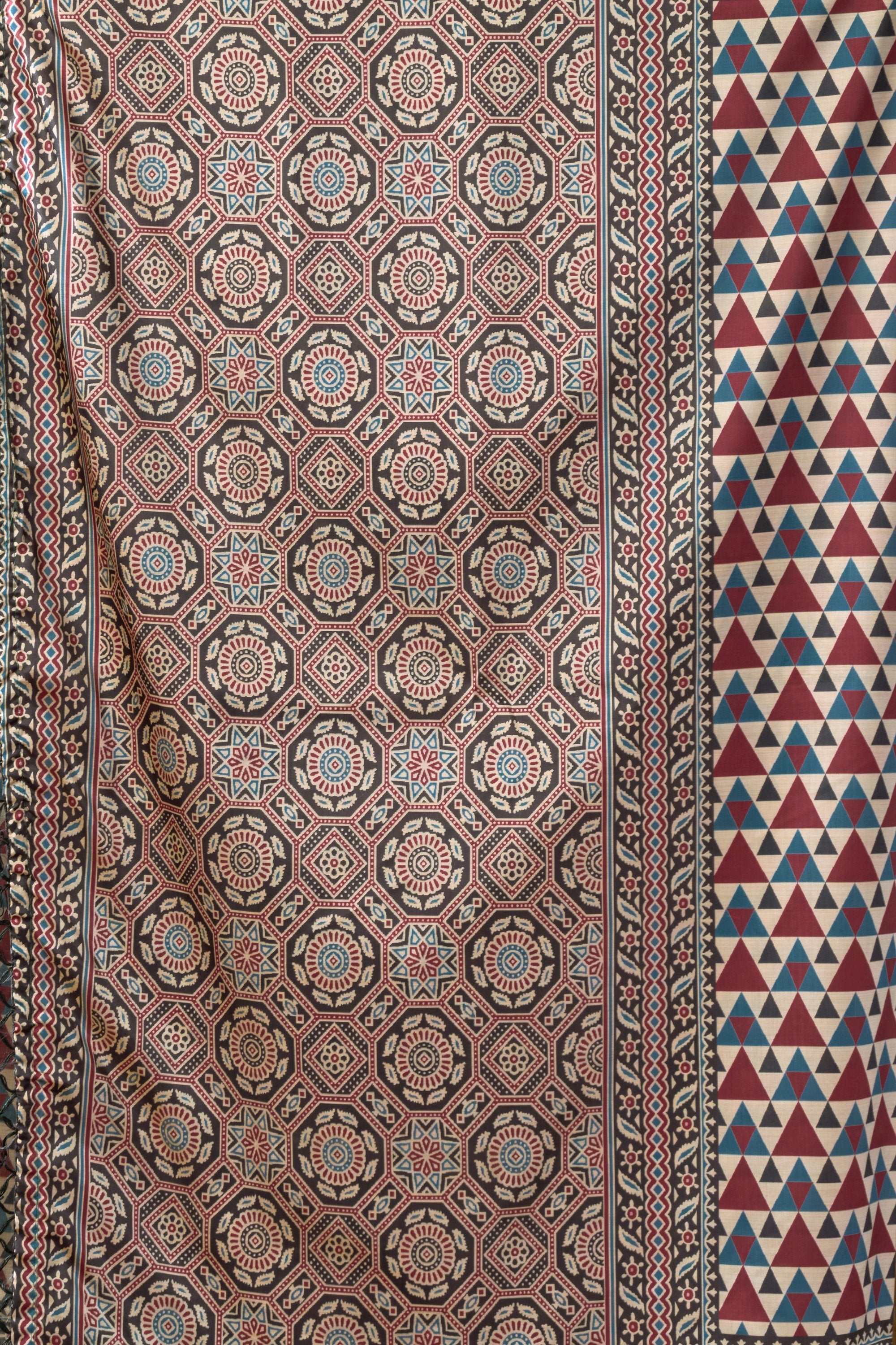 Noorani Saree - Ivory Red - Front Drape