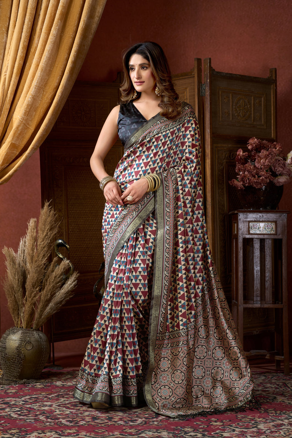 Noorani Saree - Ivory Red - Pallu Detail