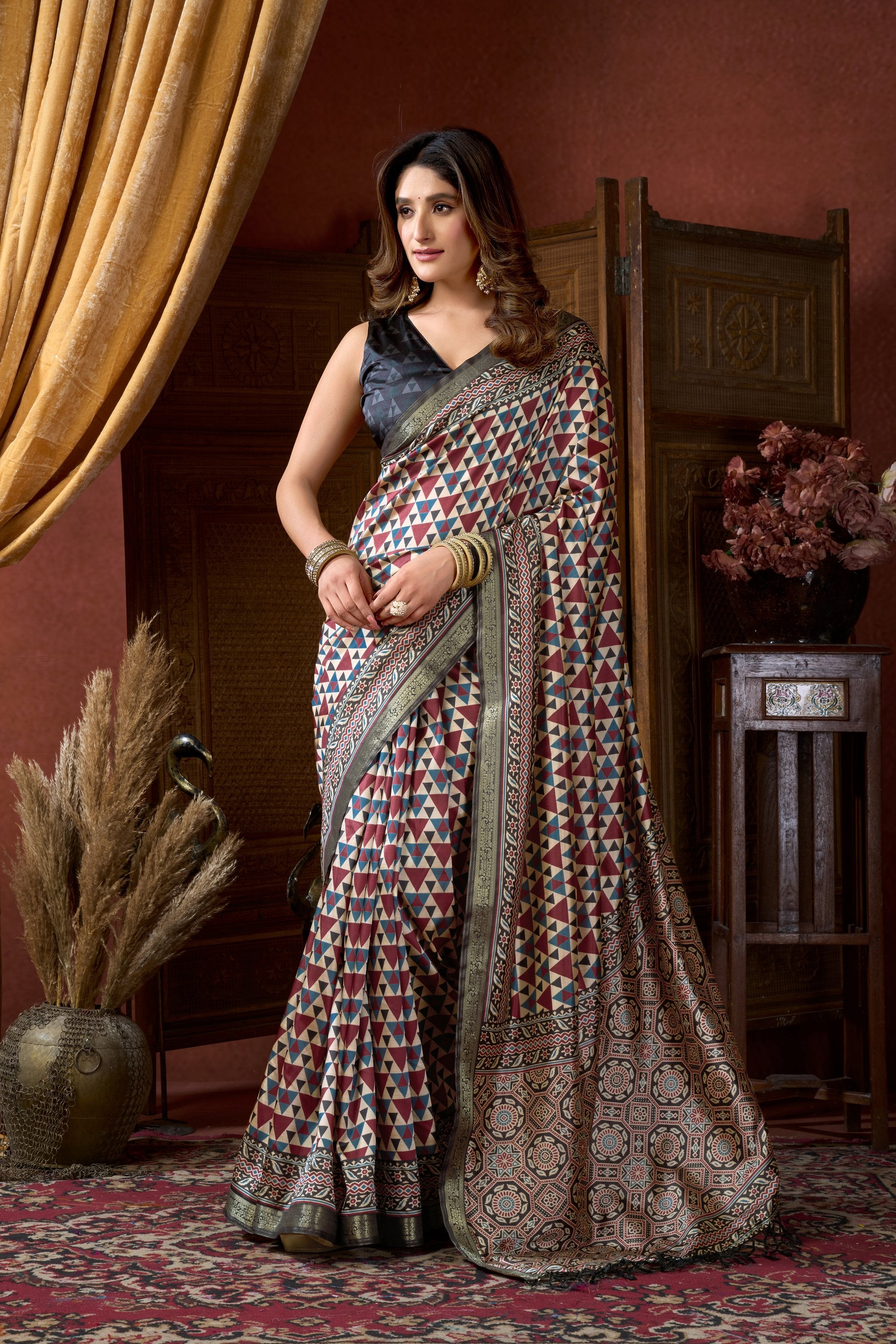 Noorani Saree - Ivory Red - Pallu Detail