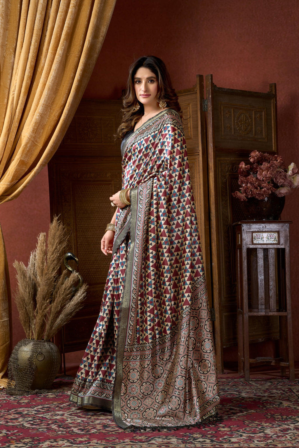 Noorani Saree - Ivory Red - Border Detail