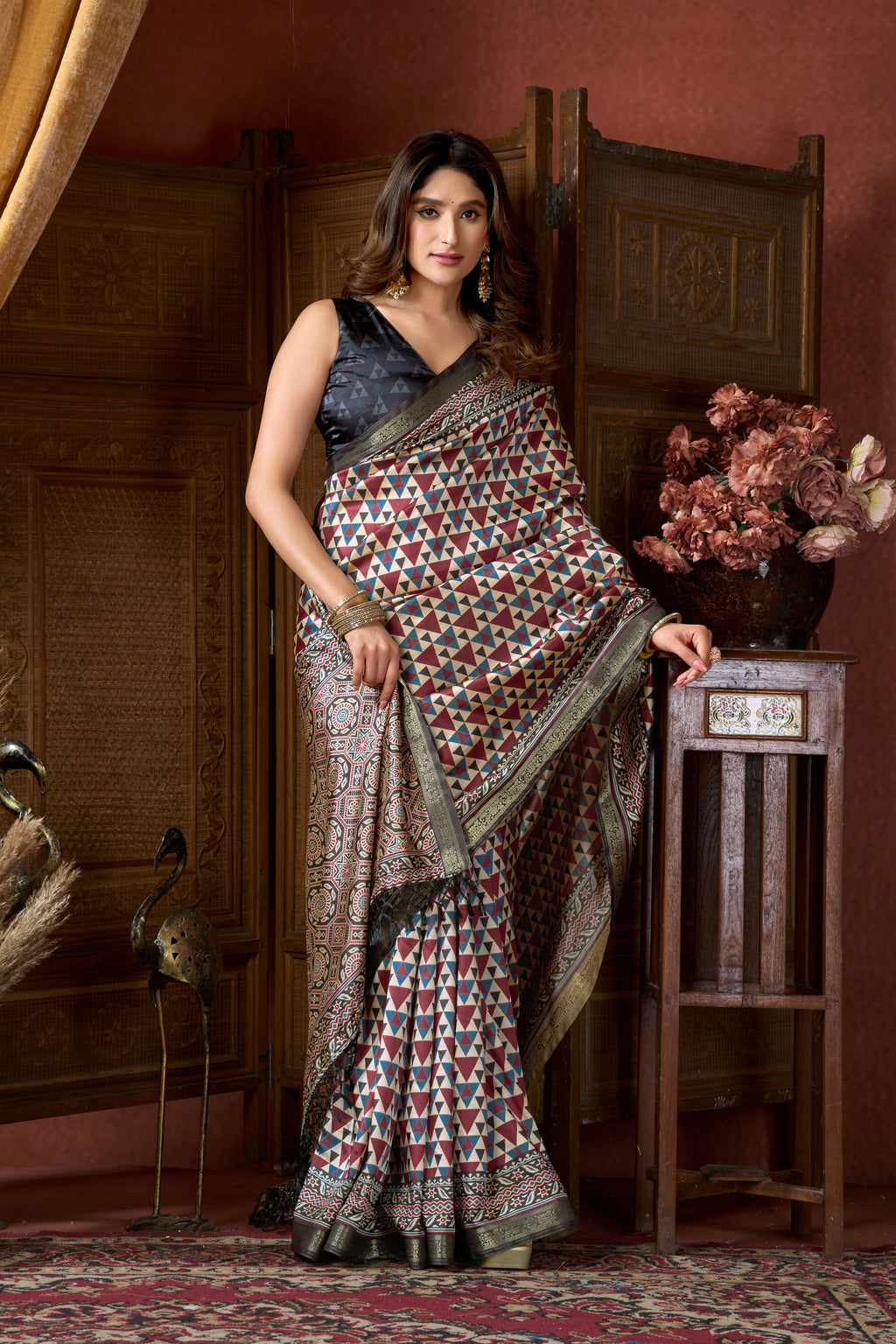 Noorani Saree - Ivory Red - Close Up