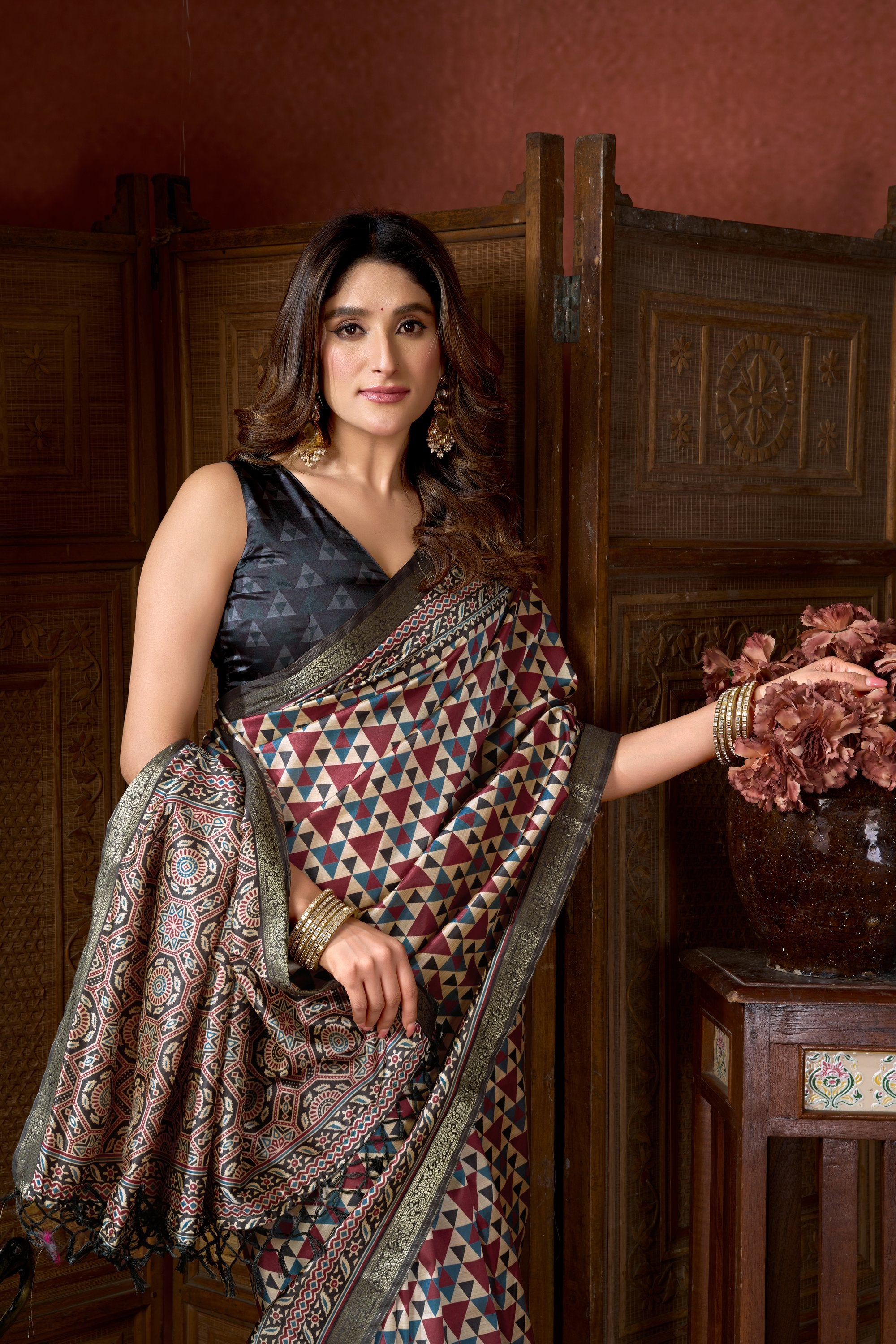 Noorani Saree - Ivory Red - Side View