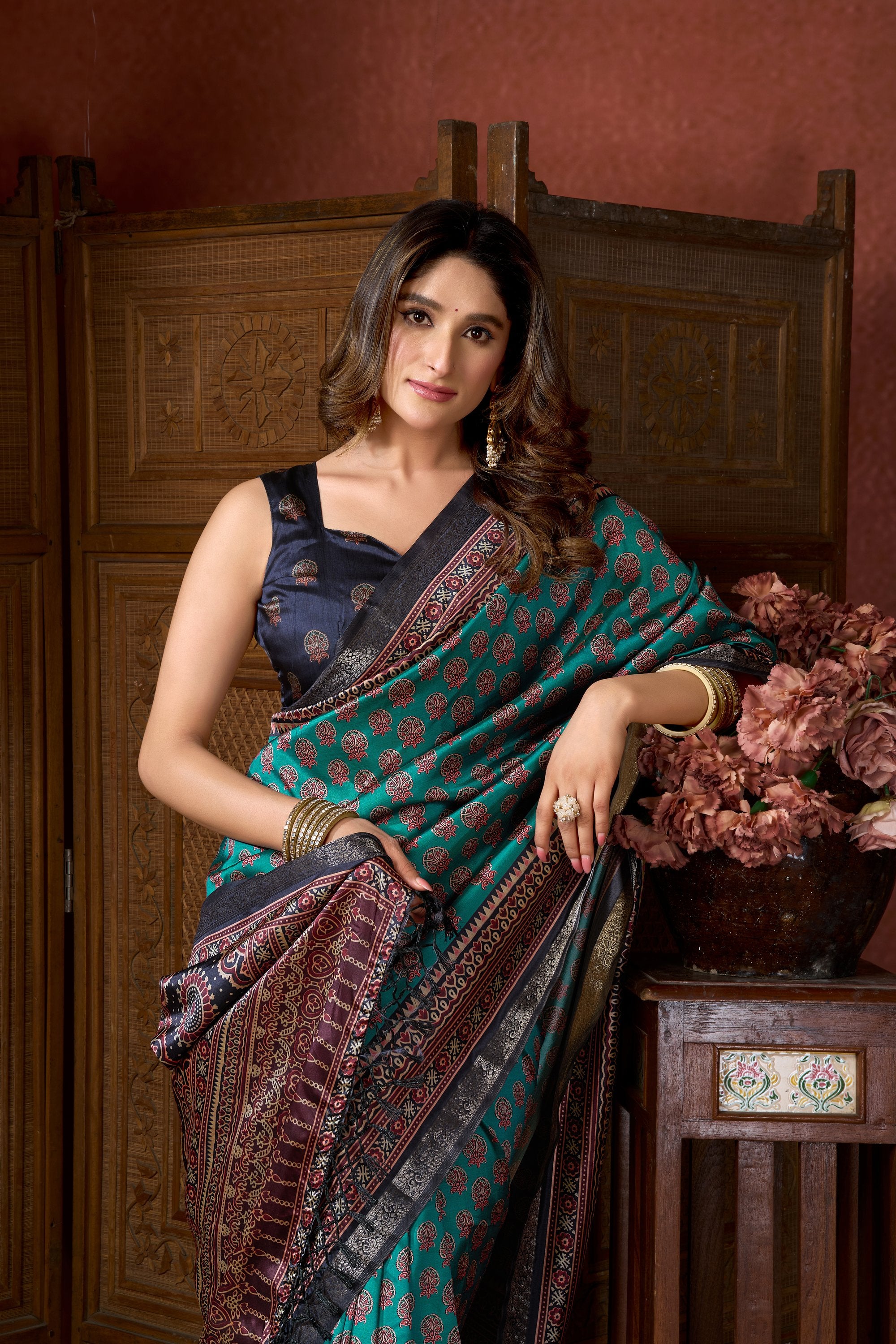 Noorani Saree - Teal Blue - Close Up