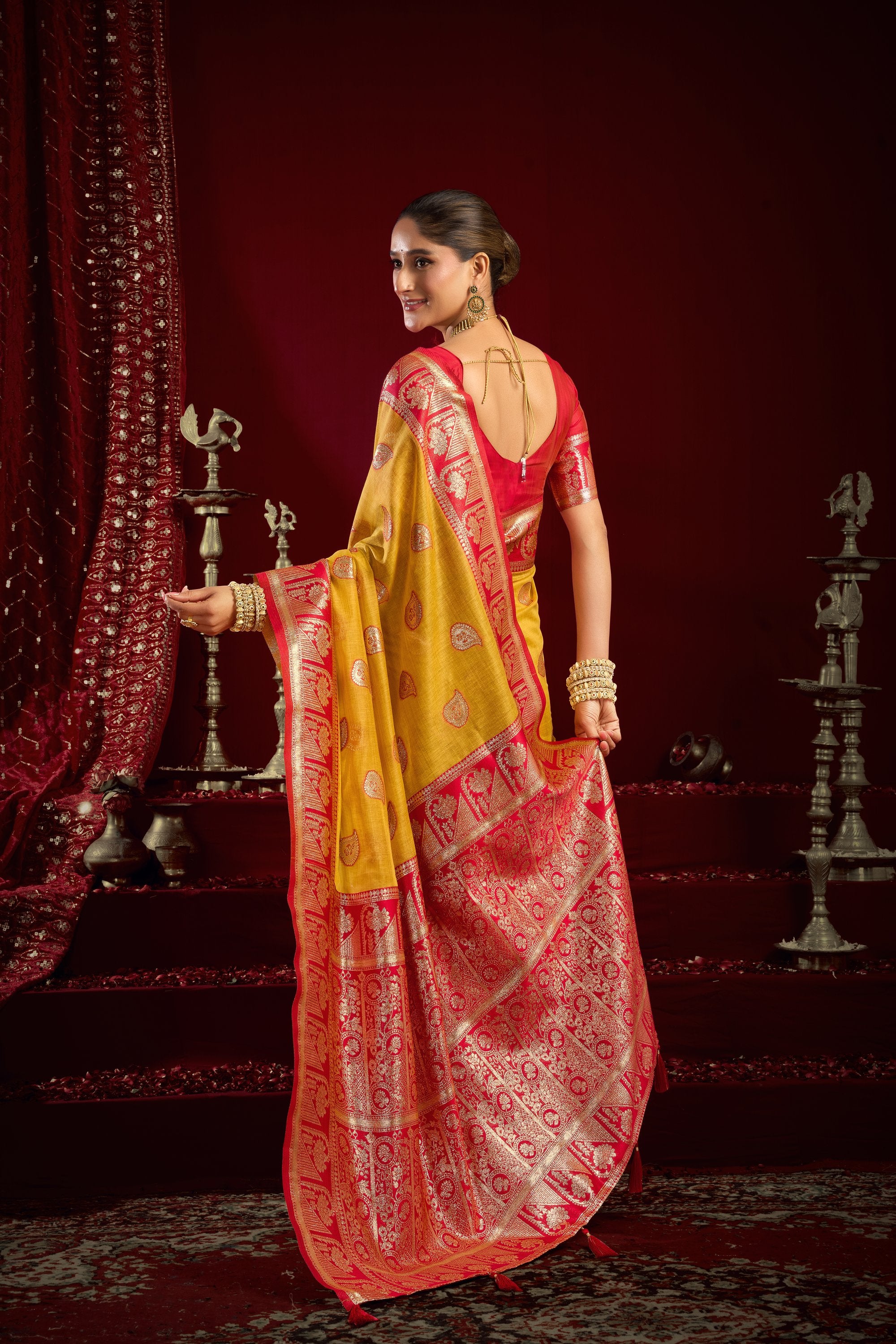 Parinita Saree - Mustard Yellow - Pallu Detail