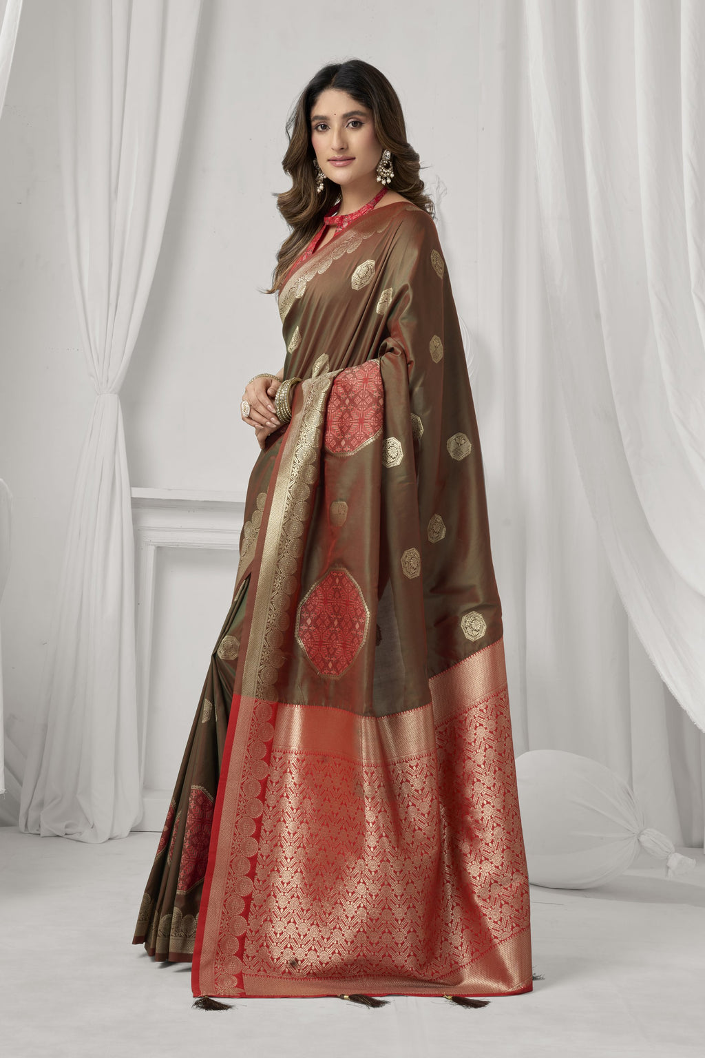 Prerna Saree - Coffee Brown - Pallu Detail