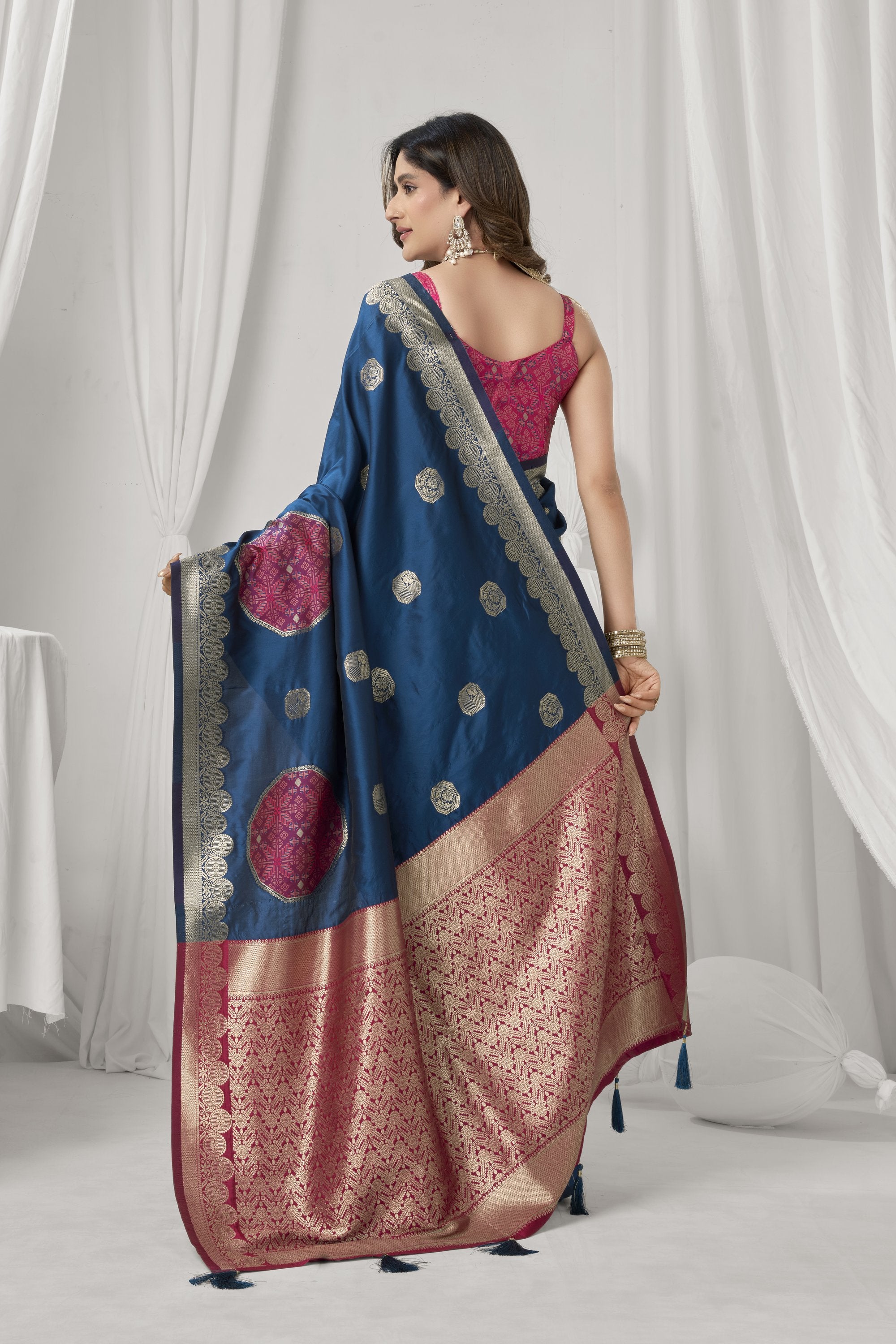 Prerna Saree - Royal Teal - Border Detail