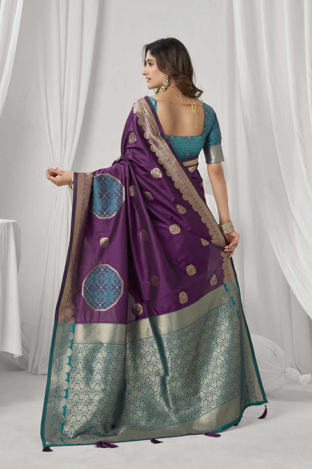 Prerna Saree - Wine Purple - Pallu Detail