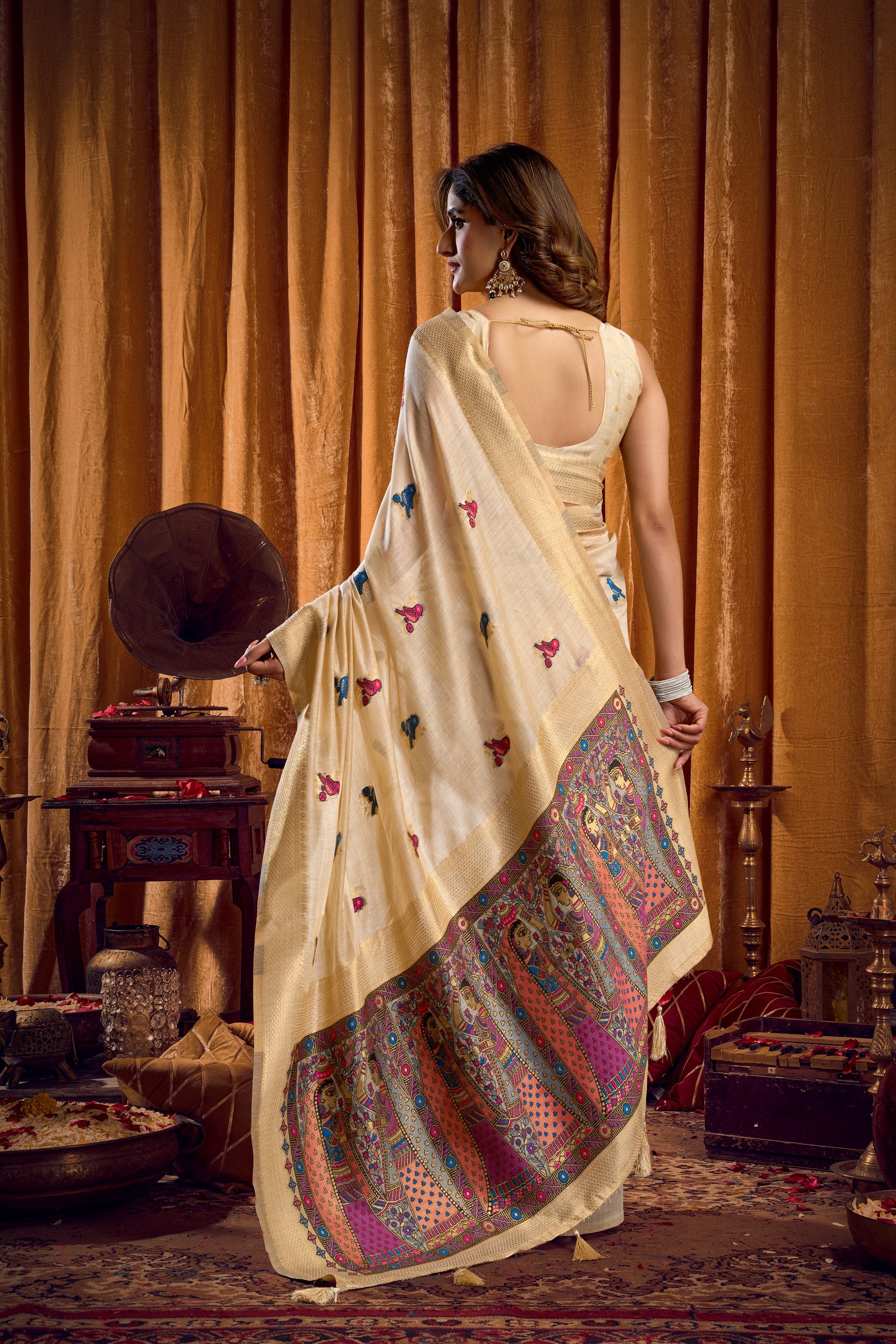 Tanisha Saree - Champagne Cream - Pallu Detail