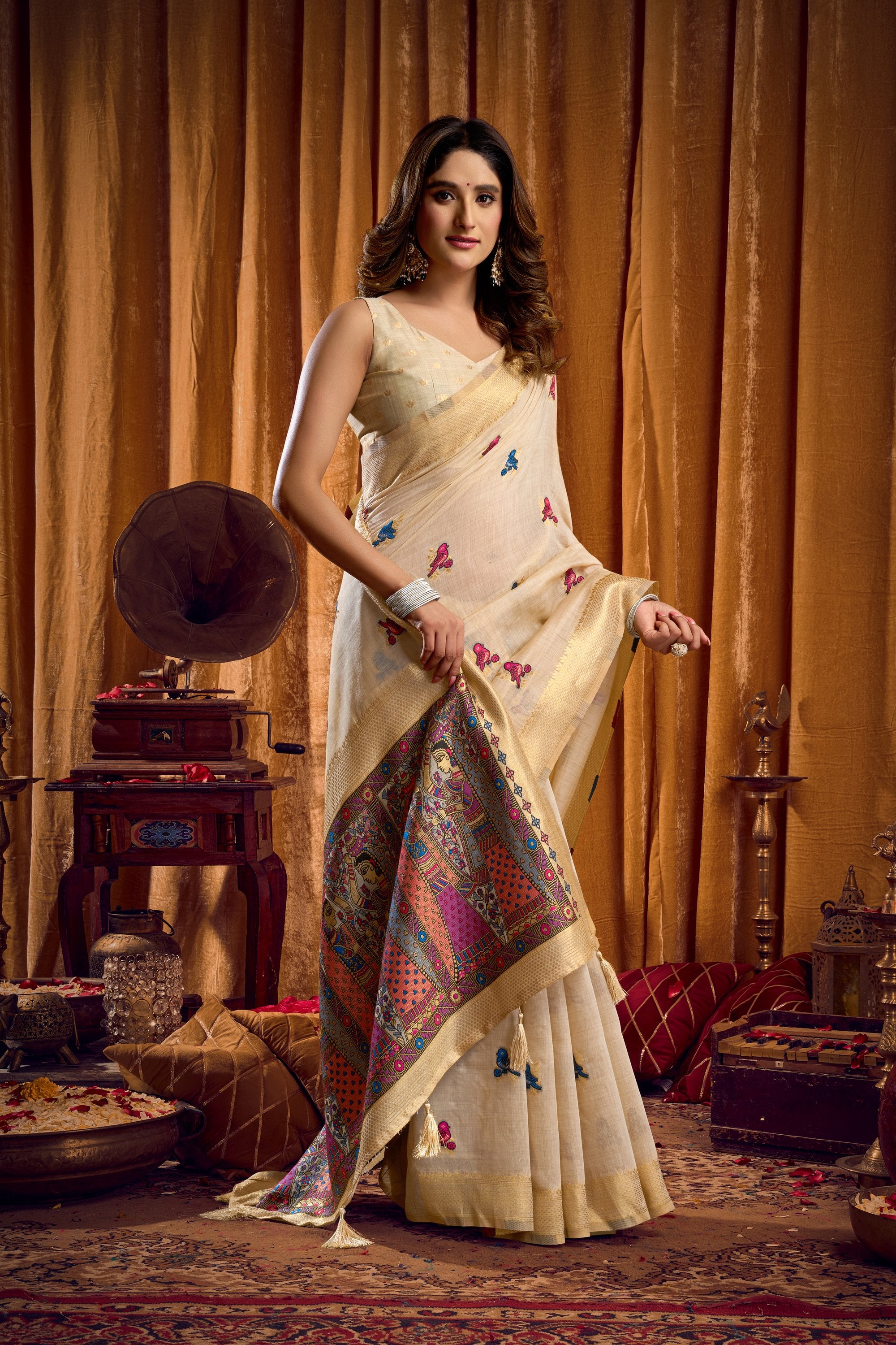 Tanisha Saree - Champagne Cream - Border Detail